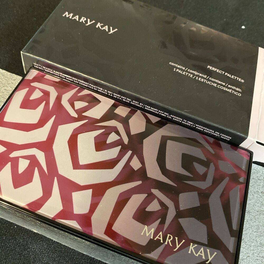 Mary Kay Compact Perfect Palette  Unfilled New in Box